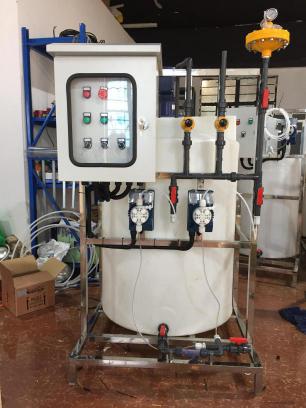 單桶兩泵加藥設(shè)備