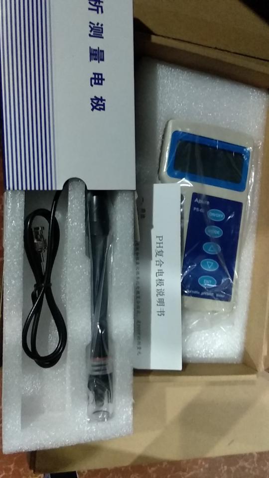 ●液晶顯示，操作簡單，測量精度高  ●采用四節(jié)五號干電池供電，攜帶方便，可在野外現(xiàn)場使用   ●采用31/2位液晶數(shù)字顯示,溫度與測量值同時顯示,外形美觀,顯示清晰