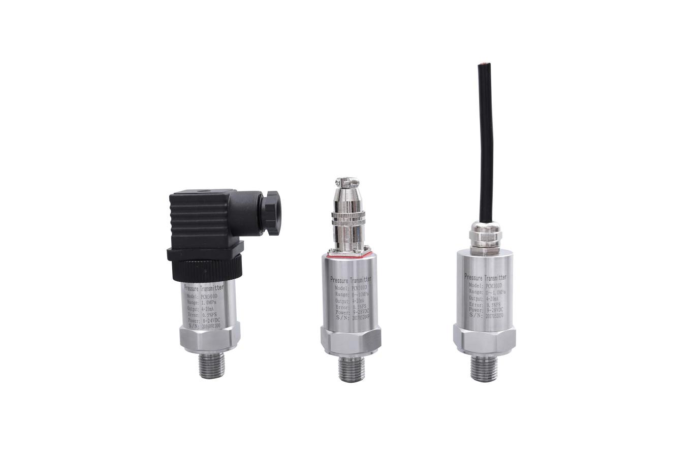 PCM300系列壓力變送器為不銹鋼圓筒外殼，采用直接引線或國(guó)際通用的DIN43650赫斯曼接線盒。外殼防護(hù)等級(jí)高，因?yàn)槠渚傻耐庑?，主要適用于室內(nèi)及機(jī)械設(shè)備的配套上，廣泛應(yīng)用于對(duì)各種氣體、液體和蒸汽的壓力、液位的自動(dòng)化檢測(cè)和控制中，測(cè)量范圍廣、精度高、穩(wěn)定性好、性能可靠、安裝使用方便等特點(diǎn)，具有反向極性保護(hù)、防雷擊性能好，抗射頻干擾能力強(qiáng)。該產(chǎn)品廣泛應(yīng)用于石油、化工、冶金、航空、航天、醫(yī)療設(shè)備、車輛、制冷機(jī)、壓縮機(jī)等行業(yè)的過(guò)程控制及測(cè)量。